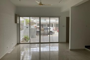 BANDAR AINSDALE FASA 2(MEKAR)