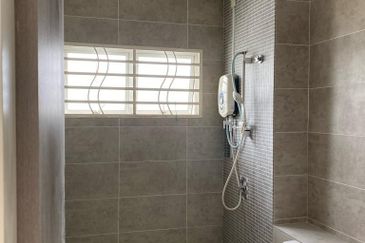 BANDAR AINSDALE FASA 2(MEKAR)