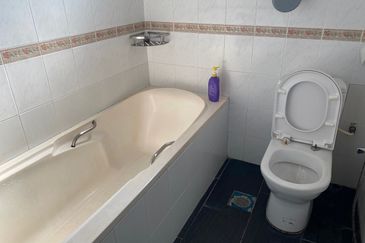 Taman Tasik Semenyih (Lake Residence)