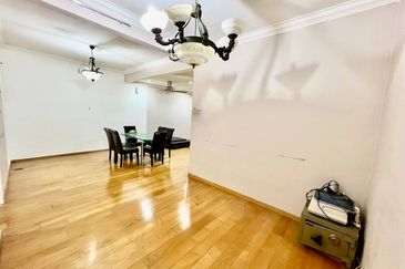 Jalan Suasana, Bandar Tun Hussein Onn