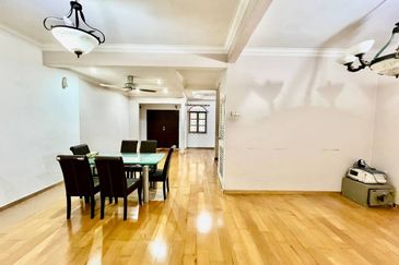 Jalan Suasana, Bandar Tun Hussein Onn