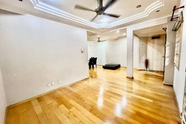 Jalan Suasana, Bandar Tun Hussein Onn