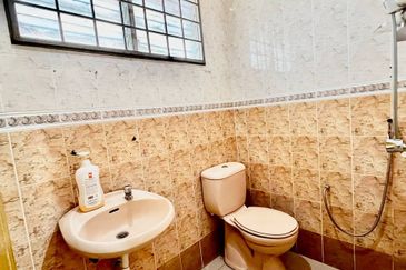 Jalan Suasana, Bandar Tun Hussein Onn