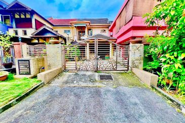 Jalan Suasana, Bandar Tun Hussein Onn