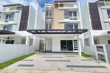 Duta Villa, Presint 14