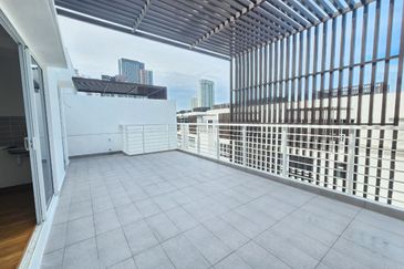 Duta Villa, Presint 14