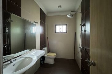 Corner Lot Double Storey Terrace Subang Bestari Shah Alam For Sale