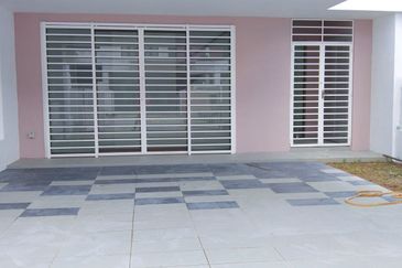 BANDAR AINSDALE FASA 3B (TENANG)