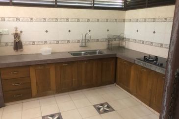 Freehold 2.5 Storey Terrace End Lot Presint 16 Putrajaya For Sale