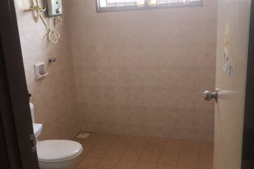 Freehold 2.5 Storey Terrace End Lot Presint 16 Putrajaya For Sale