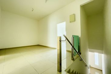 HIJAYU 3A @ BANDAR SRI SENDAYAN