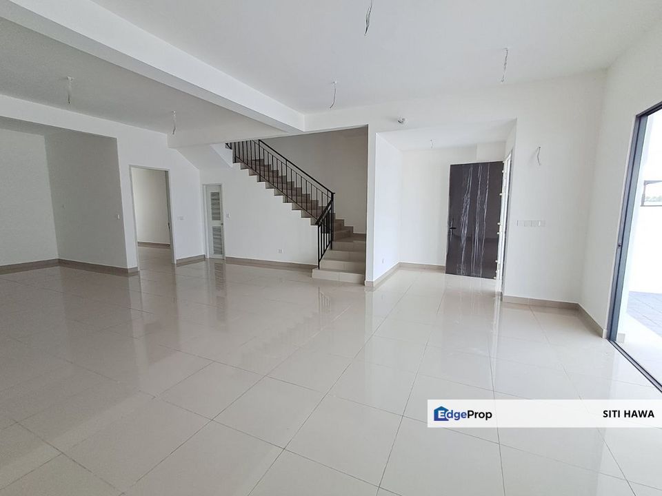 Double Storey Superlink Sejati Lakeside (Phase 3) Cyberjaya For Sale, Selangor, Cyberjaya