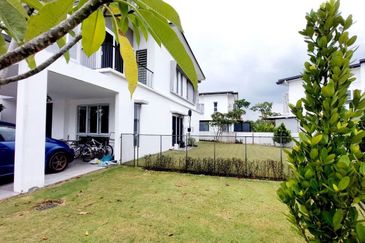 Parkfield Residences, Tropicana Heights