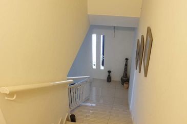 Laman Delfina @ Nilai Impian