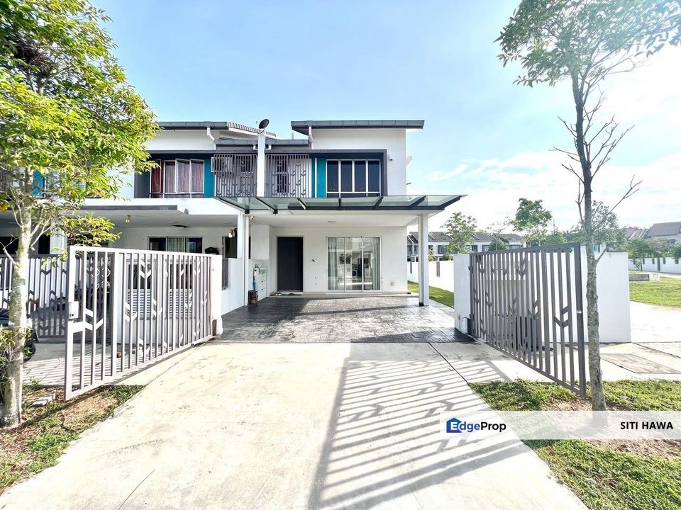 End Lot Double Storey Teres Serenia City Amani Sepang Renovated For Sale, Selangor, Dengkil