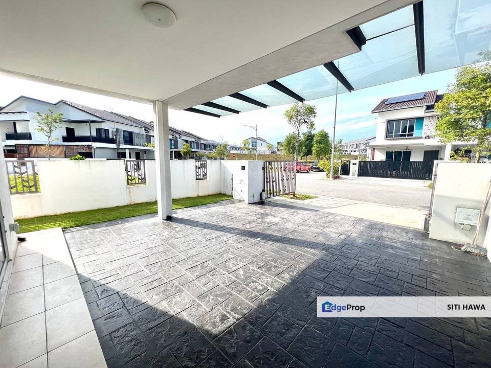 End Lot Double Storey Teres Serenia City Amani Sepang Renovated For Sale, Selangor, Dengkil