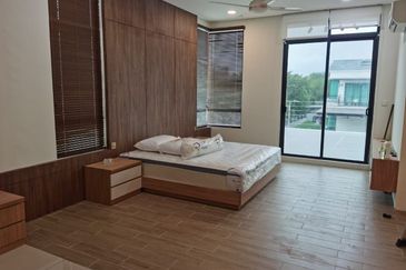 Perdana Lakeview East