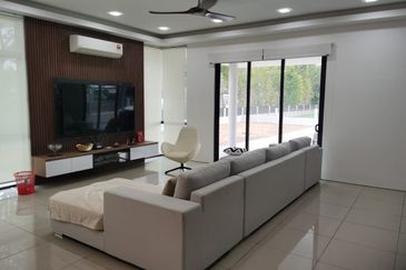 Perdana Lakeview East