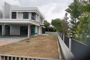 Perdana Lakeview East