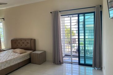 Laman Delfina @ Nilai Impian