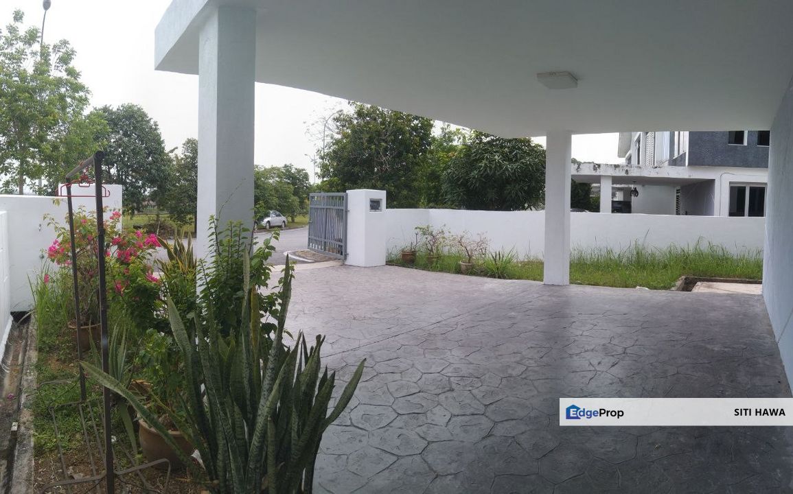 Jalan Timur Bandar Enstek Negeri SembilanDouble Storey Terrace End Lot Open Facing For Sale, Negeri Sembilan, Seremban
