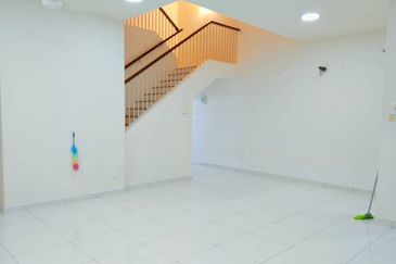 BANDAR AINSDALE FASA 3B (TENANG)