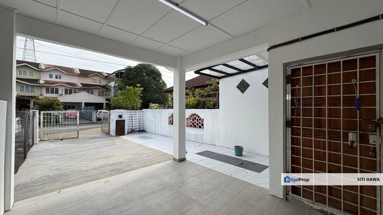 2.5 Storey Terrace Seksyen 4 Tambahan Bandar Baru Bangi Partial Furnished For Rent, Selangor, Bangi