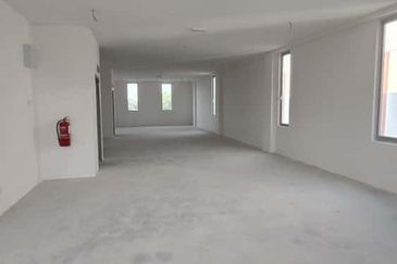 Uni Square, Putra Nilai