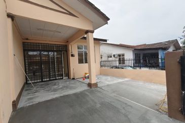 Taman Seroja, Bandar Baru Salak Tinggi