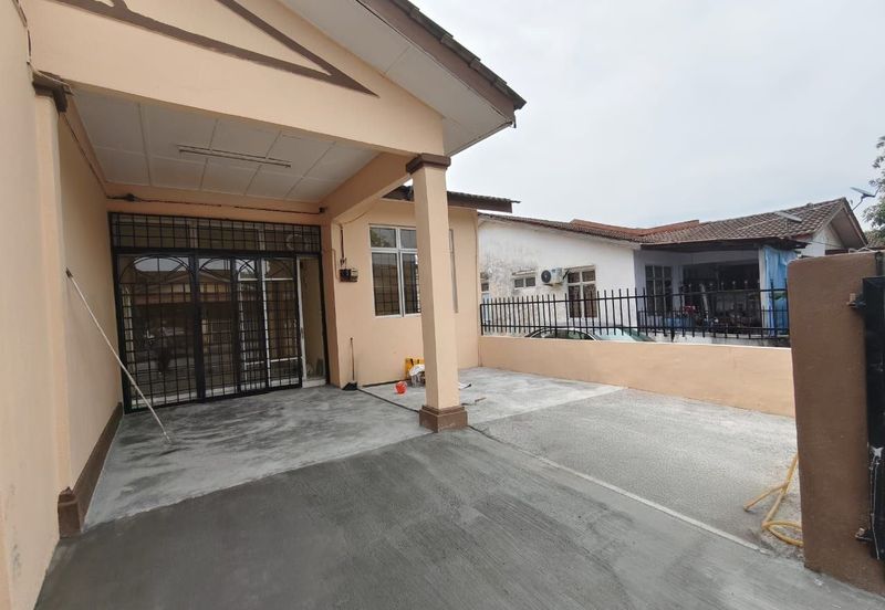 Taman Seroja, Bandar Baru Salak Tinggi