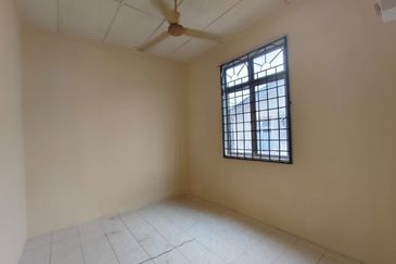 Taman Seroja, Bandar Baru Salak Tinggi