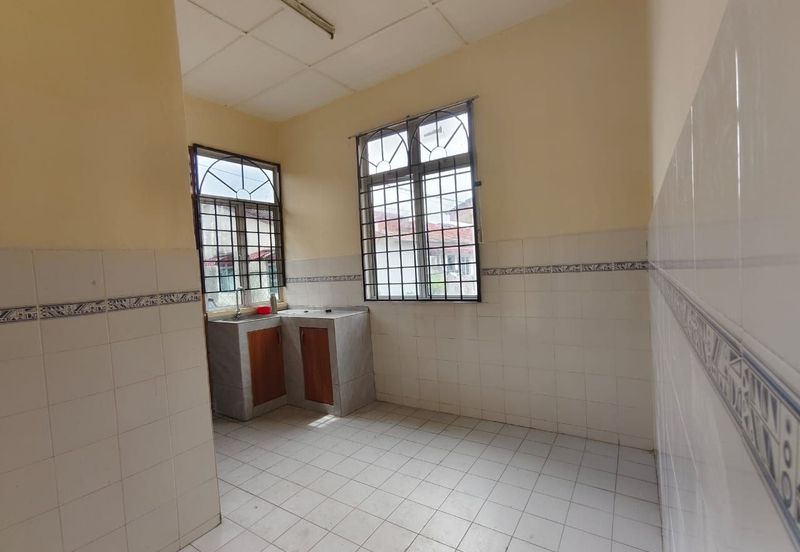 Taman Seroja, Bandar Baru Salak Tinggi