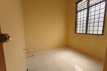 Taman Seroja, Bandar Baru Salak Tinggi