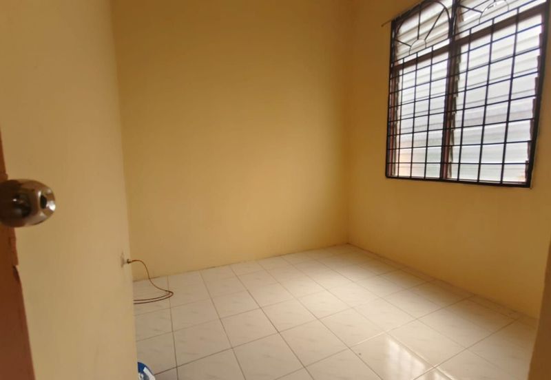 Taman Seroja, Bandar Baru Salak Tinggi