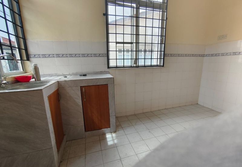 Taman Seroja, Bandar Baru Salak Tinggi