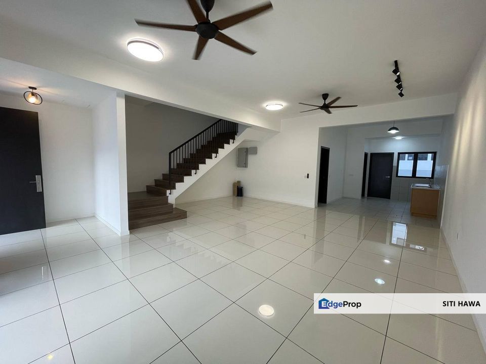 Double Storey Terrace Serenia Anisa Kota Warisan Sepang Near KLIA For Rent, Selangor, Dengkil