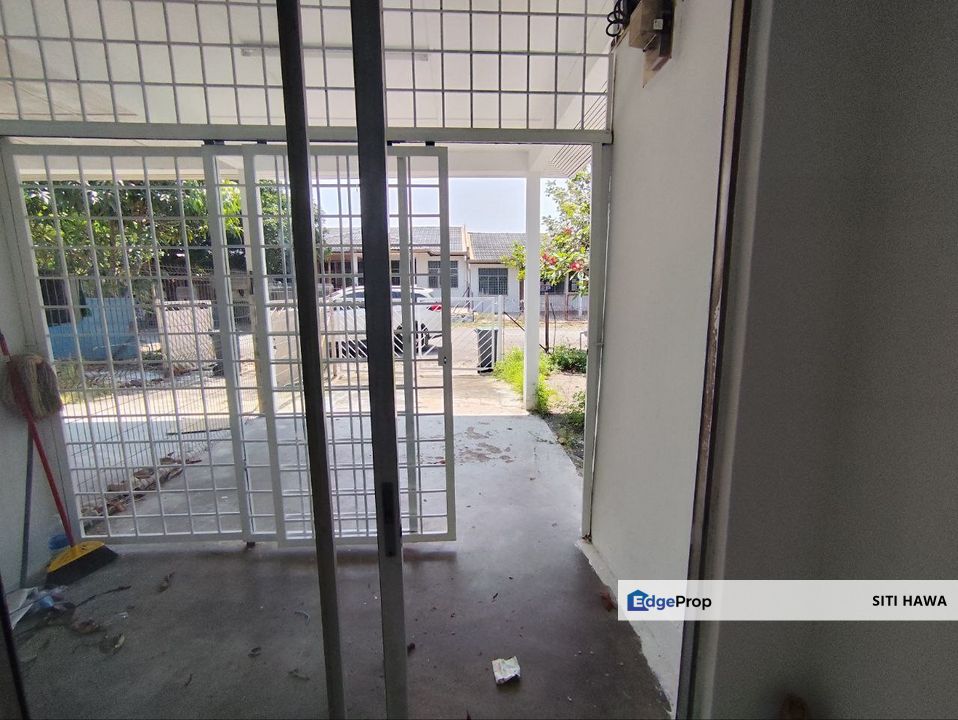 Taman Desaria Nilai Negeri Sembilan 1 Storey Terrace Refurbish For Sale, Negeri Sembilan, Nilai
