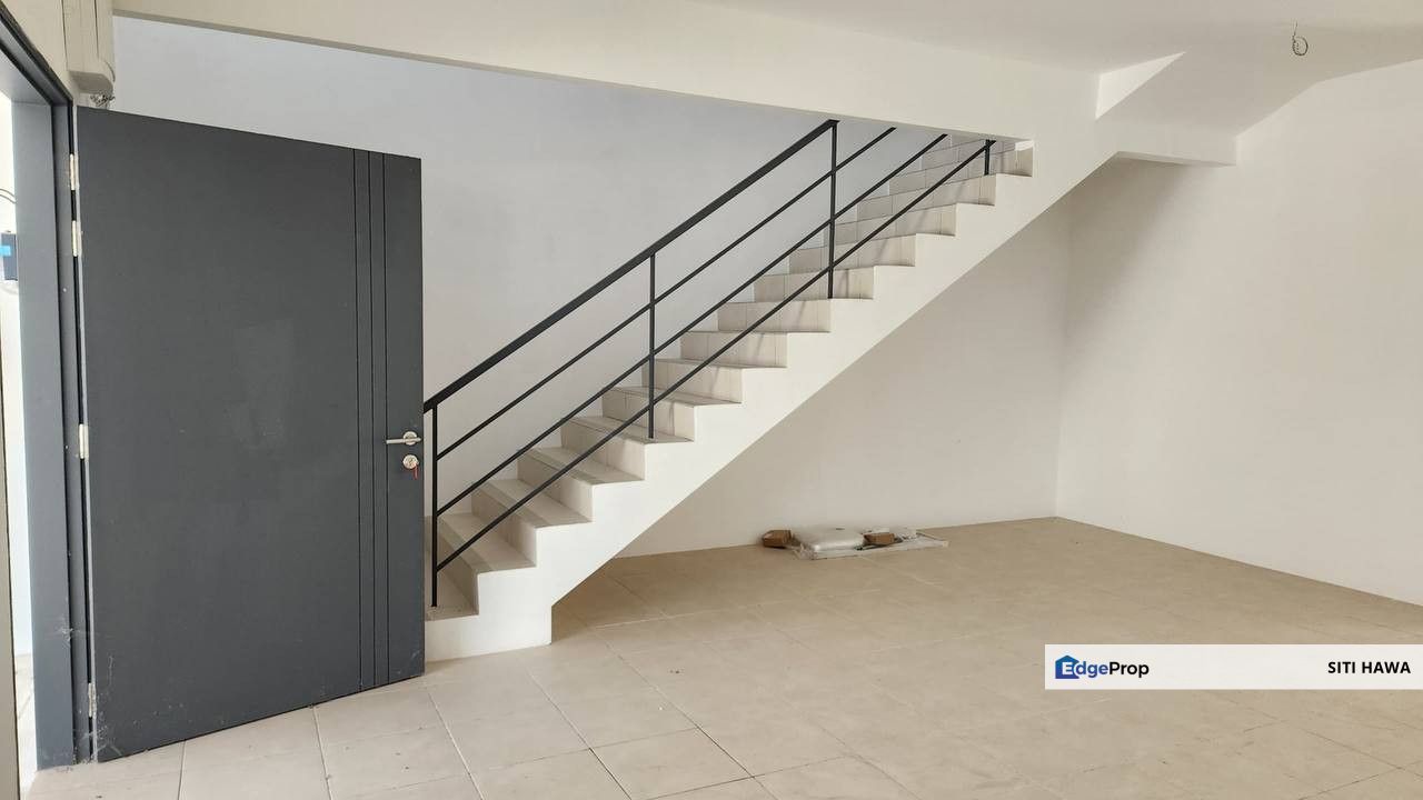 Aury Taman Iringan Bayu Seremban Negeri Sembilan Double Storey Terrace For Sale, Negeri Sembilan, Seremban