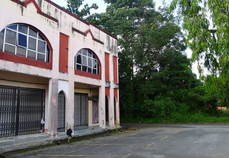 Rumah Kedai di Kedai Ketereh Untuk Dijual