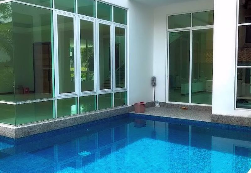 A  bungalow for sale in Bukit Jelutong Selangor 