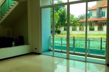 A  bungalow for sale in Bukit Jelutong Selangor 