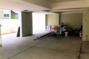 A  bungalow for sale in Bukit Jelutong Selangor 