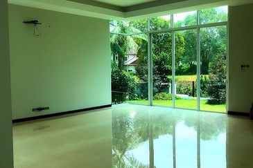 A  bungalow for sale in Bukit Jelutong Selangor 