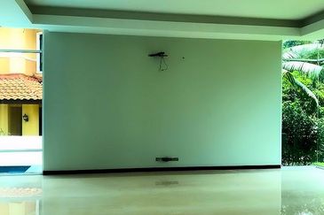 A  bungalow for sale in Bukit Jelutong Selangor 