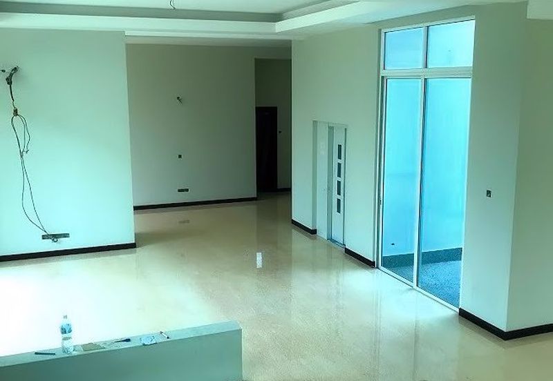 A  bungalow for sale in Bukit Jelutong Selangor 