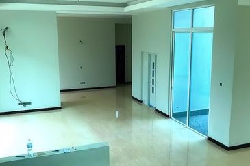 A  bungalow for sale in Bukit Jelutong Selangor 