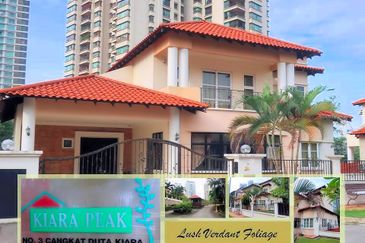 Kiara Peak (Puncak Kiara)