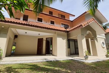 A Bungalow For Rent at Mutiara Damansara 