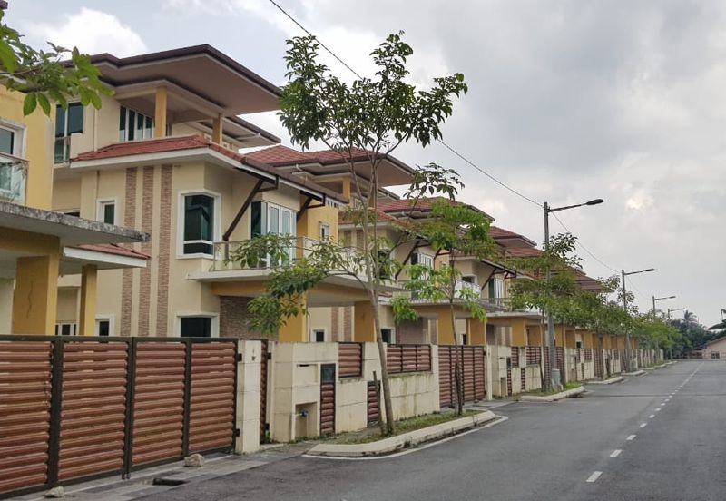 Bungalow untuk dijual di Taman Anjung Damai