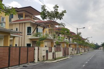 Bungalow untuk dijual di Taman Anjung Damai
